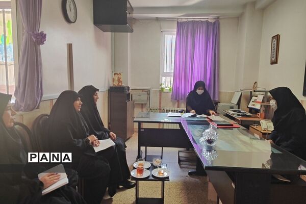 بازدید از روند انجام فعالیت‌های پرورشی مدارس شاهد و ایثارگر ناحیه یک شهرری