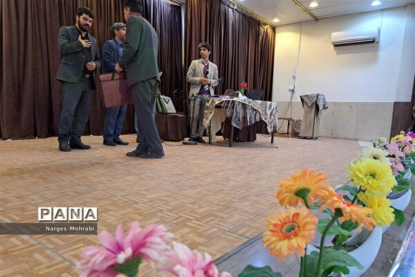 تشریح برنامه فراگیر پرورشی و لزوم جهاد تبیین در گردهمایی مدیران مدارس آباده