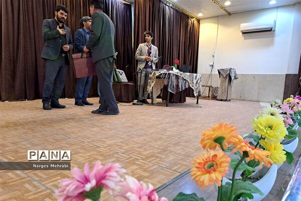 تشریح برنامه فراگیر پرورشی و لزوم جهاد تبیین در گردهمایی مدیران مدارس آباده