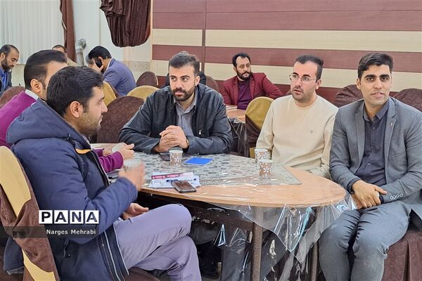 تشریح برنامه فراگیر پرورشی و لزوم جهاد تبیین در گردهمایی مدیران مدارس آباده