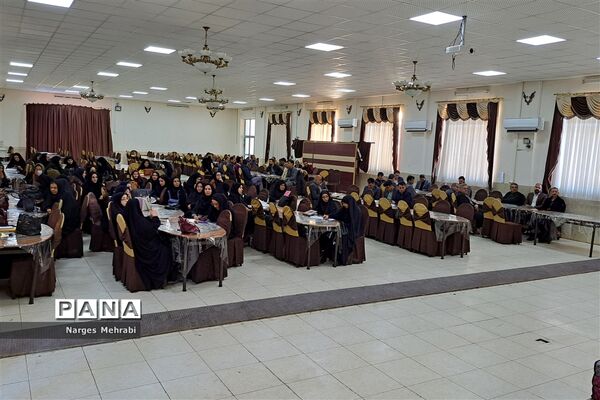 تشریح برنامه فراگیر پرورشی و لزوم جهاد تبیین در گردهمایی مدیران مدارس آباده