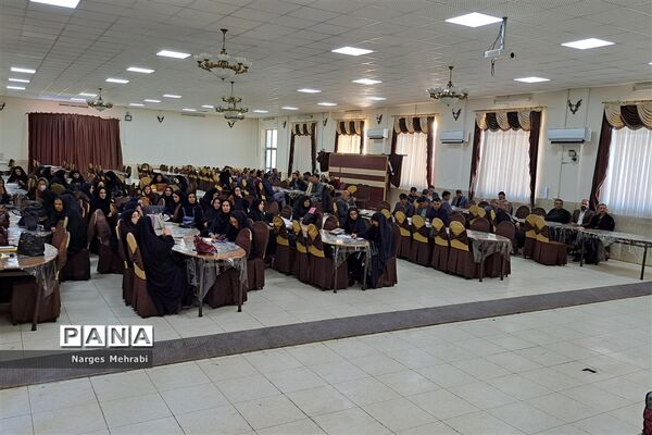 تشریح برنامه فراگیر پرورشی و لزوم جهاد تبیین در گردهمایی مدیران مدارس آباده