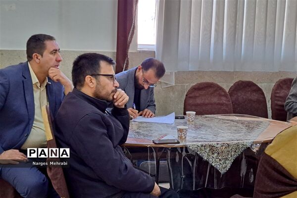 تشریح برنامه فراگیر پرورشی و لزوم جهاد تبیین در گردهمایی مدیران مدارس آباده