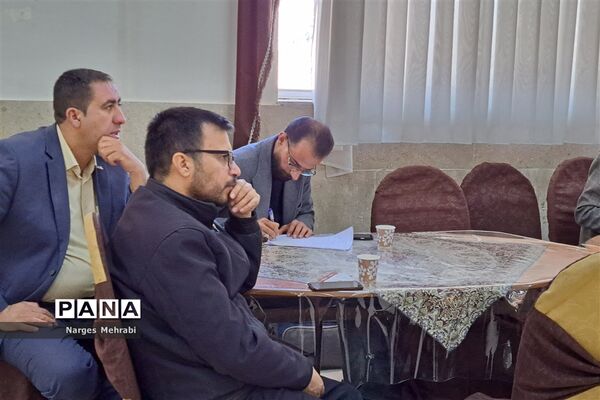 تشریح برنامه فراگیر پرورشی و لزوم جهاد تبیین در گردهمایی مدیران مدارس آباده