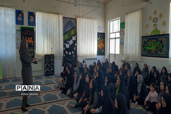 کلاس آموزشی سلامت روان برای مادران در آموزشگاه هفده شهریور