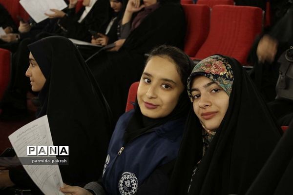 بازدید اعضای مجلس دانش‌آموزی از صدا و سیمای جمهوری اسلامی ایران