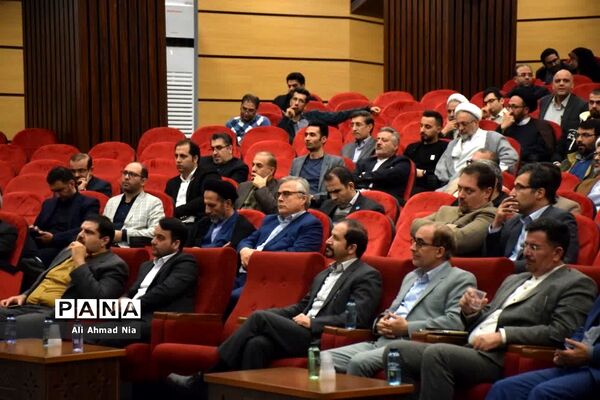 مراسم تجلیل از پژوهشگران و فناوران برتر استان قم