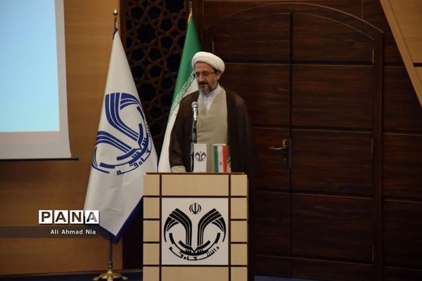 مراسم تجلیل از پژوهشگران و فناوران برتر استان قم