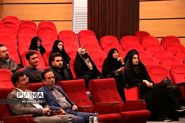 مراسم تجلیل از پژوهشگران و فناوران برتر استان قم