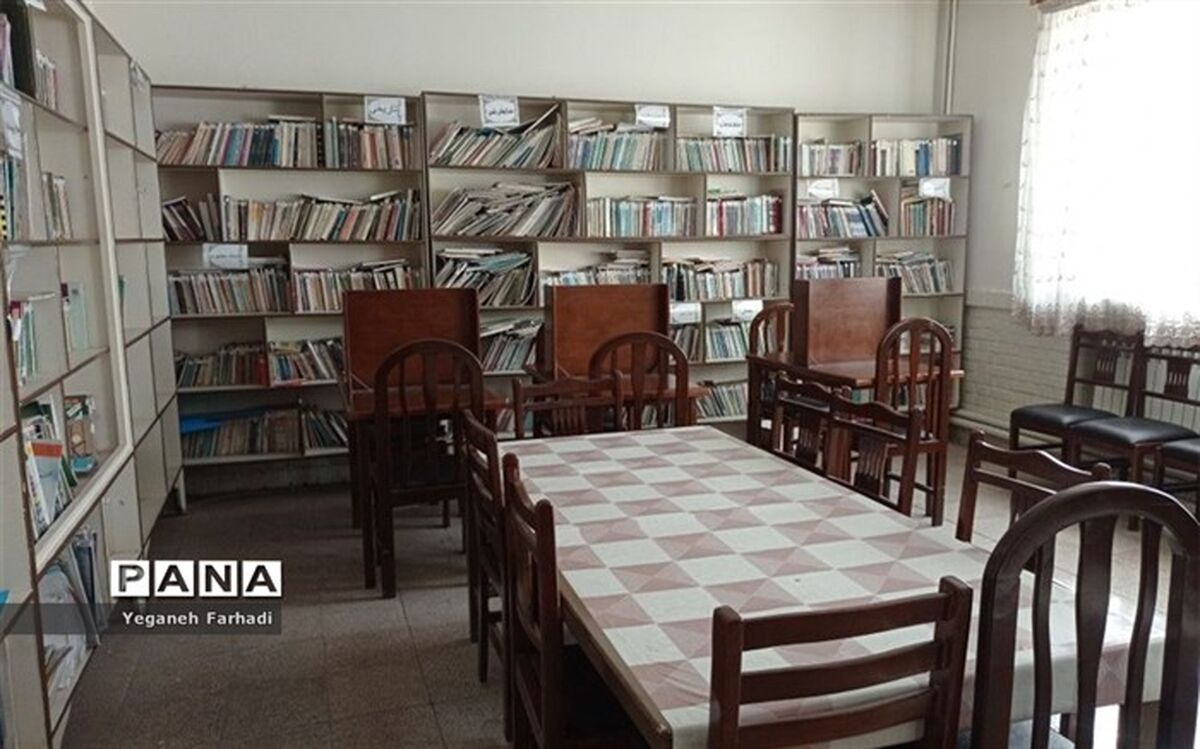 تجهیز کتابخانه دبیرستان معاد ناحیه ۵ مشهد  با هدف ارتقای سطح سواد دانش‌آموزان