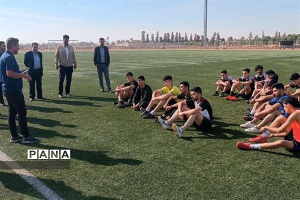 مسابقات دو و میدانی دوره دوم متوسطه پسران مرحله منطقه‌ای در  ورامین