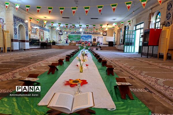 گرامیداشت هفته قرآن در دبستان مبعث ناحیه 3 شیراز