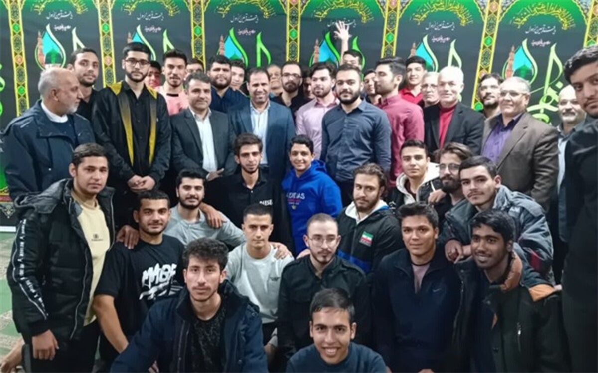 حاشیه‌نگاری از شب‌نشینی آقای وزیر در خوابگاه دانشجویی