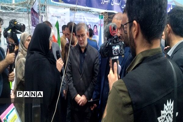 افتتاح نمایشگاه دستاوردهای علمی و پژوهشی در البرز