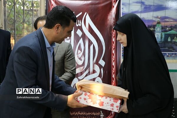 محفل انس با قران کریم و تقدیر از برگزیدگان مسابقات قرآنی‌ در ناحیه 2 شهرری