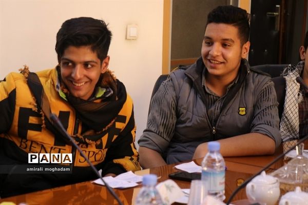 پنجمین نشست معاون استاندار با تشکل های دانش آموزی ناحیه 4 مشهد
