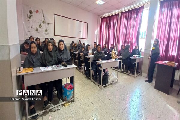 اجرای طرح مدام در دبیرستان فرزانگان