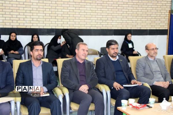 جشنواره بازی‌های بومی محلی در دبیرستان عشایری دخترانه نسیبه شهرستان مانه و سملقان