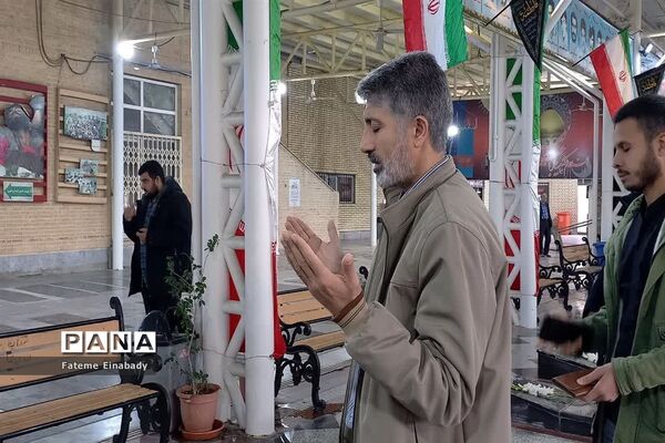 گلباران مزار شهدا به‌مناسبت گرامیداشت هفته مدارس و مراکز غیر دولتی  در شهرستان ملارد