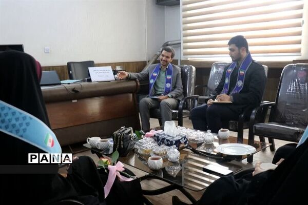 نشست هم‌اندیشی مجلس دانش‌آموزی خراسان رضوی