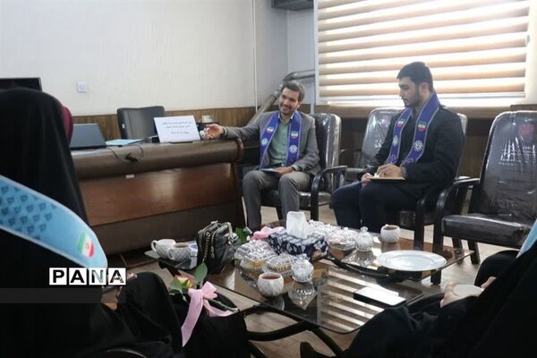 نشست هم‌اندیشی مجلس دانش‌آموزی خراسان رضوی