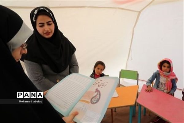 بازدید معاون آموزش ابتدایی وزارت آموزش و پرورش از مدارس عشایری خوزستان