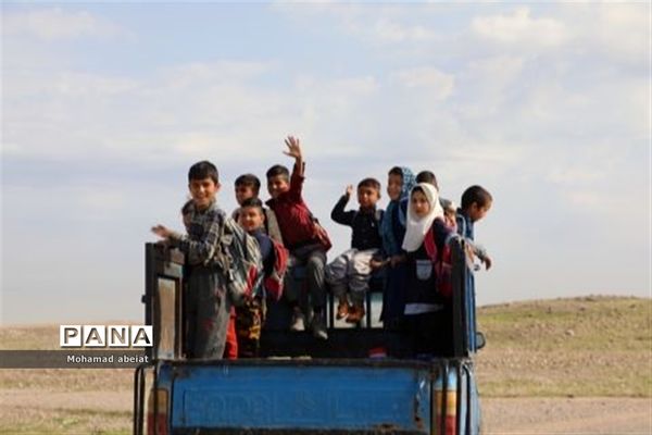 بازدید معاون آموزش ابتدایی وزارت آموزش و پرورش از مدارس عشایری خوزستان