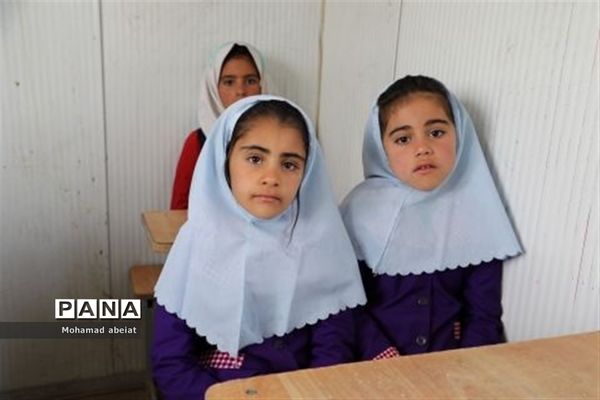 بازدید معاون آموزش ابتدایی وزارت آموزش و پرورش از مدارس عشایری خوزستان