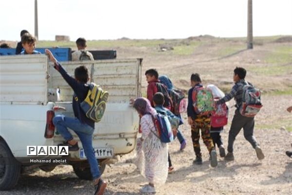 بازدید معاون آموزش ابتدایی وزارت آموزش و پرورش از مدارس عشایری خوزستان
