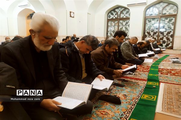 قرائت دعای پرفیض کمیل در آرامگاه شهید مدرس