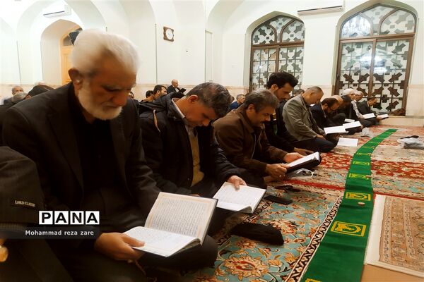 قرائت دعای پرفیض کمیل در آرامگاه شهید مدرس