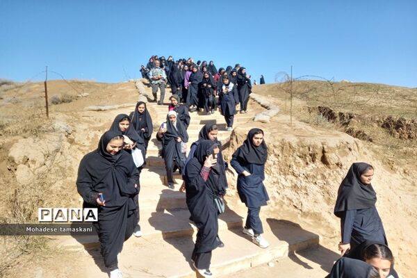 اعزام دانش‌آموزان دختر به اردوی راهیان نور