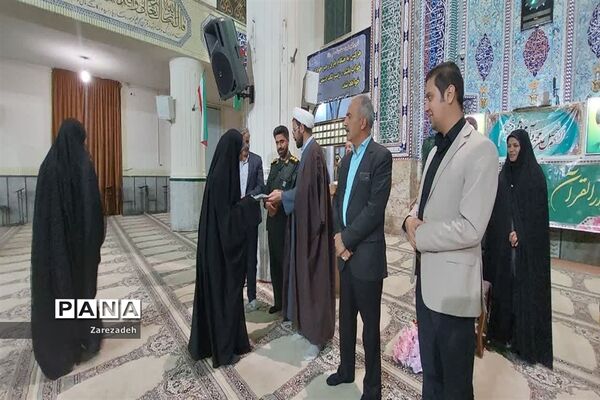 محفل انس با قرآن به‌مناسبت هفته قرآن و عترت شهرستان ابرکوه