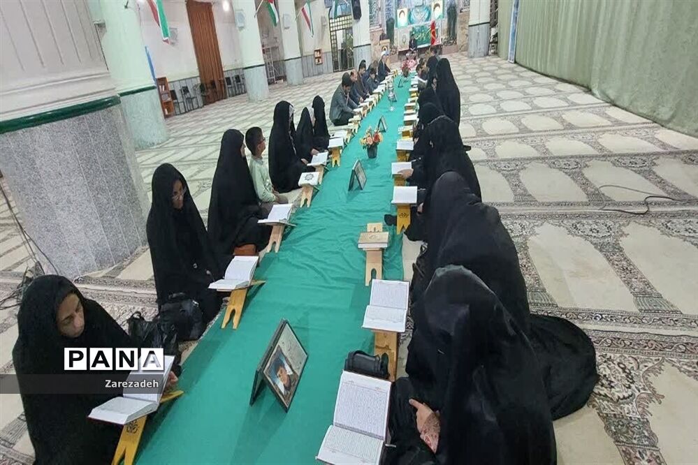 محفل انس با قرآن به‌مناسبت هفته قرآن و عترت شهرستان ابرکوه
