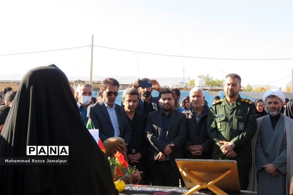 حضور پرشور دانش‌آموزان و فرهنگیان ششده و قره بلاغ در تشییع شهید گمنام