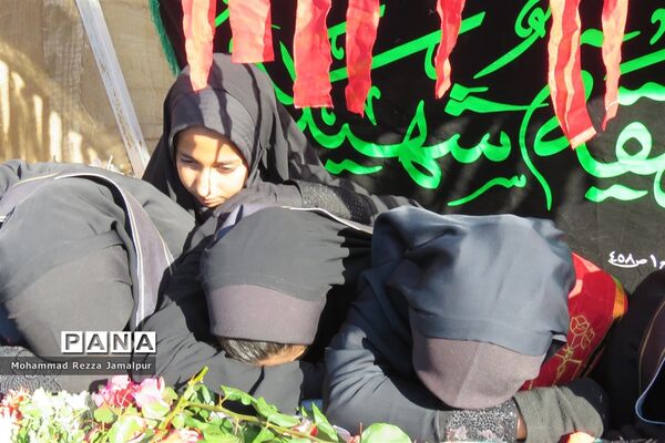حضور پرشور دانش‌آموزان و فرهنگیان ششده و قره بلاغ در تشییع شهید گمنام