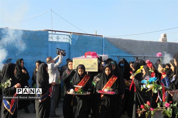 حضور پرشور دانش‌آموزان و فرهنگیان ششده و قره بلاغ در تشییع شهید گمنام