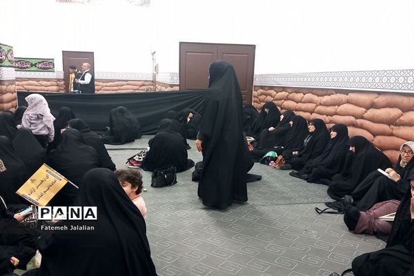 محفل دعا و نیایش در جوار پیکرهای مطهر 8 شهید گمنام دفاع مقدس