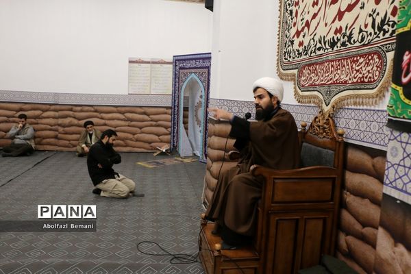 محفل دعا و نیایش در جوار پیکرهای مطهر 8 شهید گمنام دفاع مقدس