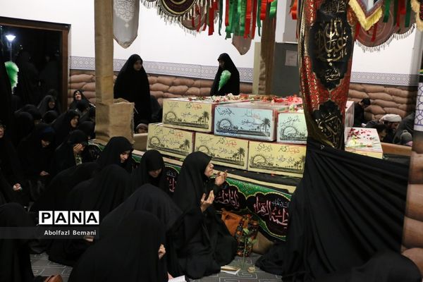 محفل دعا و نیایش در جوار پیکرهای مطهر 8 شهید گمنام دفاع مقدس
