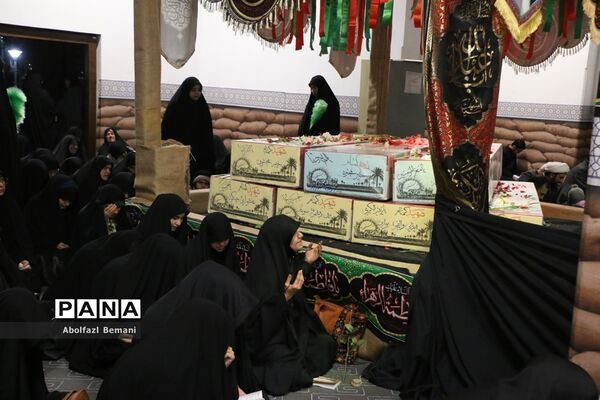 محفل دعا و نیایش در جوار پیکرهای مطهر 8 شهید گمنام دفاع مقدس
