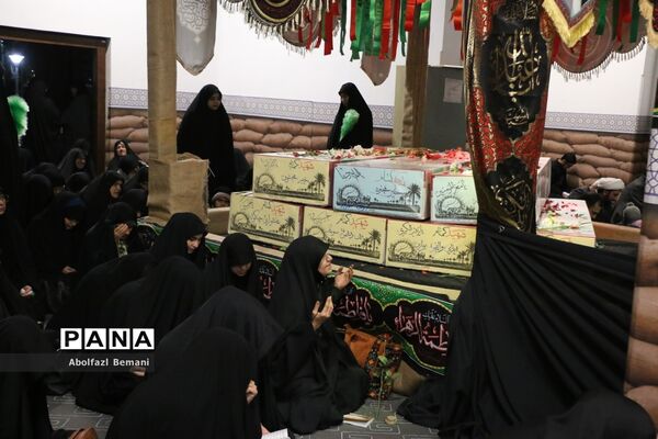 محفل دعا و نیایش در جوار پیکرهای مطهر 8 شهید گمنام دفاع مقدس