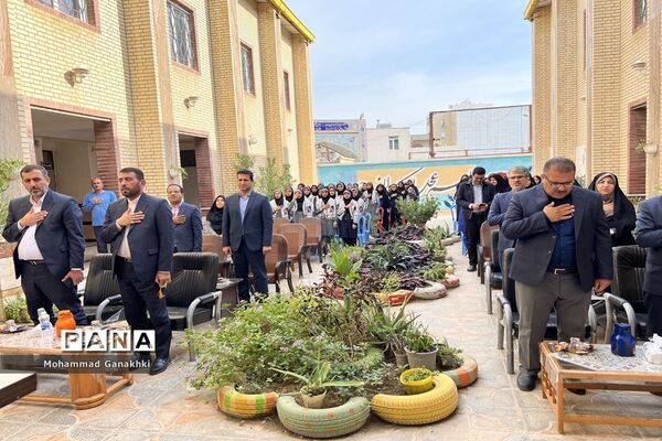 نواخته شدن زنگ  هفته پژوهش  در مدارس  بوشهر
