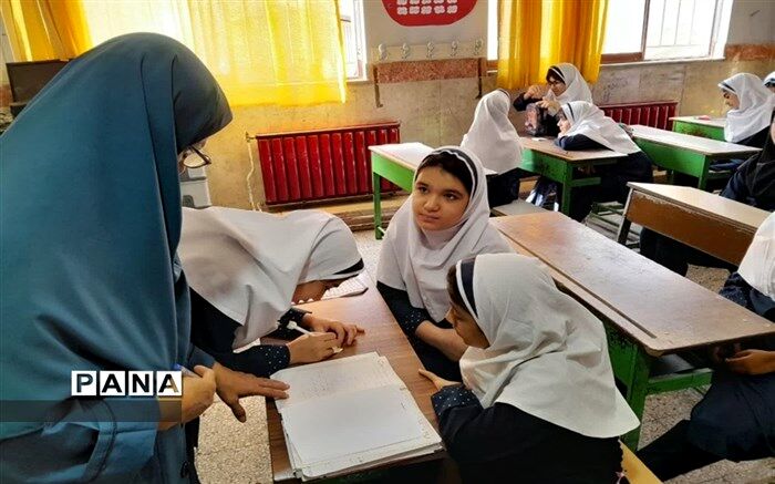 برنامه درسی ملی باید کاملا در مدارس غیردولتی ‌اجرا شود