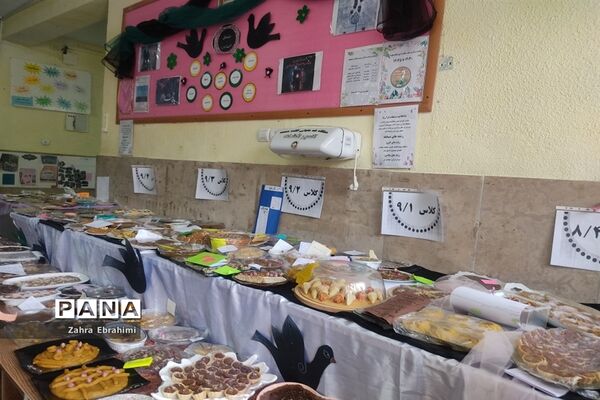 نذورات دهه دوم فاطمیه(س) در دبیرستان عطیه۲ شهرستان ملارد