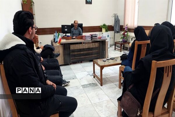 نشست صمیمی دانشجویان با دادستان عمومی و انقلاب  مرکز استان خراسان شمالی