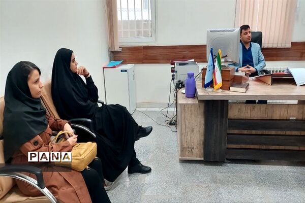 نشست صمیمی دانشجویان با دادستان عمومی و انقلاب  مرکز استان خراسان شمالی