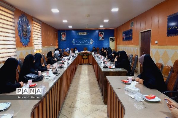 کارگاه تخصصی هم‌اندیشی روسای شورای دانش‌آموزی ناحیه ۲ اراک