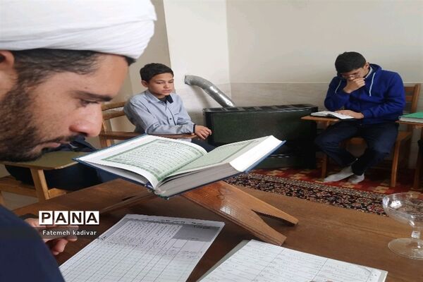 برگزاری مسابقات قرآن و عترت  در مدارس متوسطه آباده