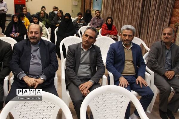 مراسم تجلیل از دانشجویان رتبه برتر کنکور سراسری در دفتر امام جمعه بخش رودهن